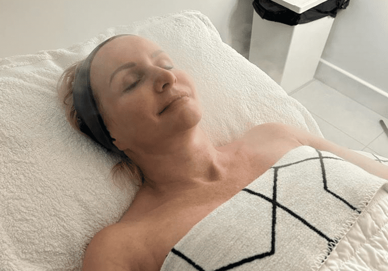 R&R Luxury facial steam cleanse